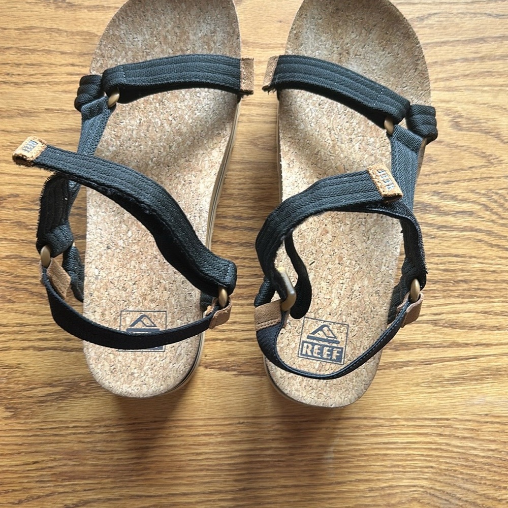 Reef Black Strappy Sandals